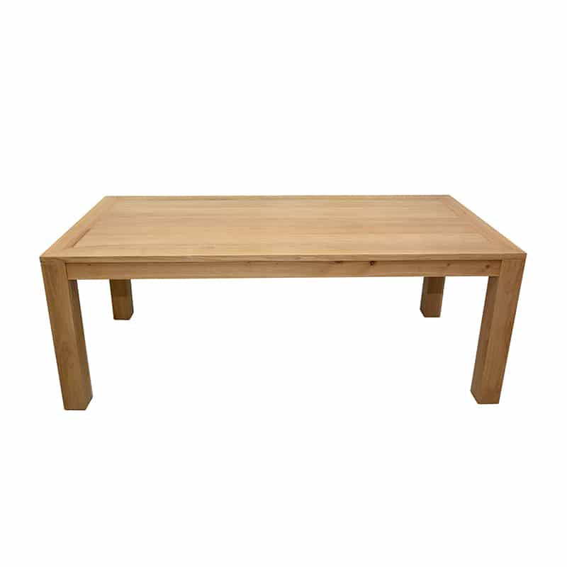Table au design moderne en bois